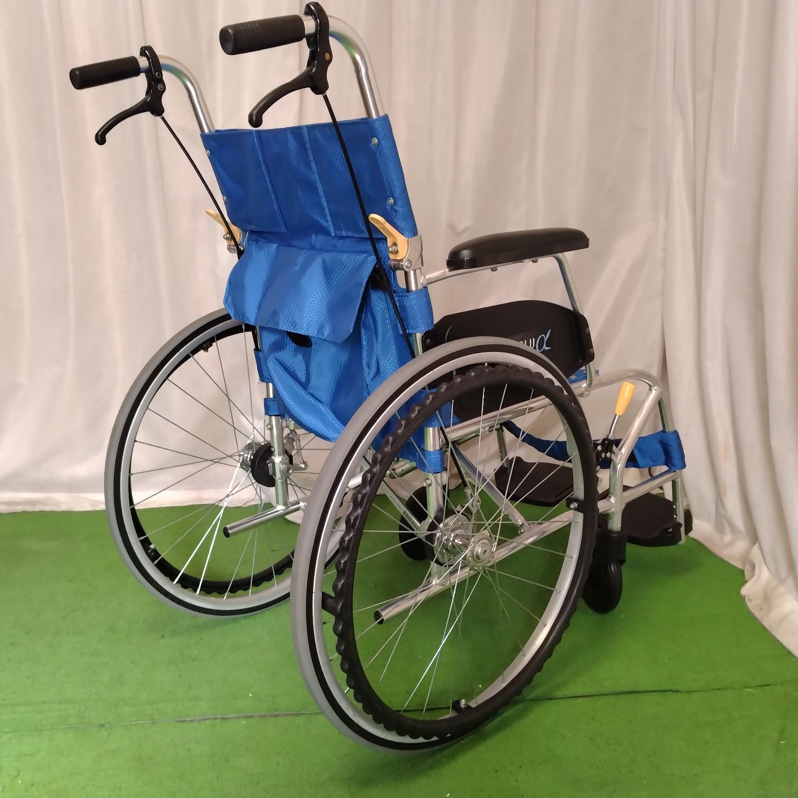 WC-12687 日進医療器 NA-L 8α Aパッケージ 軽量 ノーパンクタイヤ NISSIN ニッシン 自走型 自走式 車椅子 車イス 車いす 洗浄 消毒済 介護用品