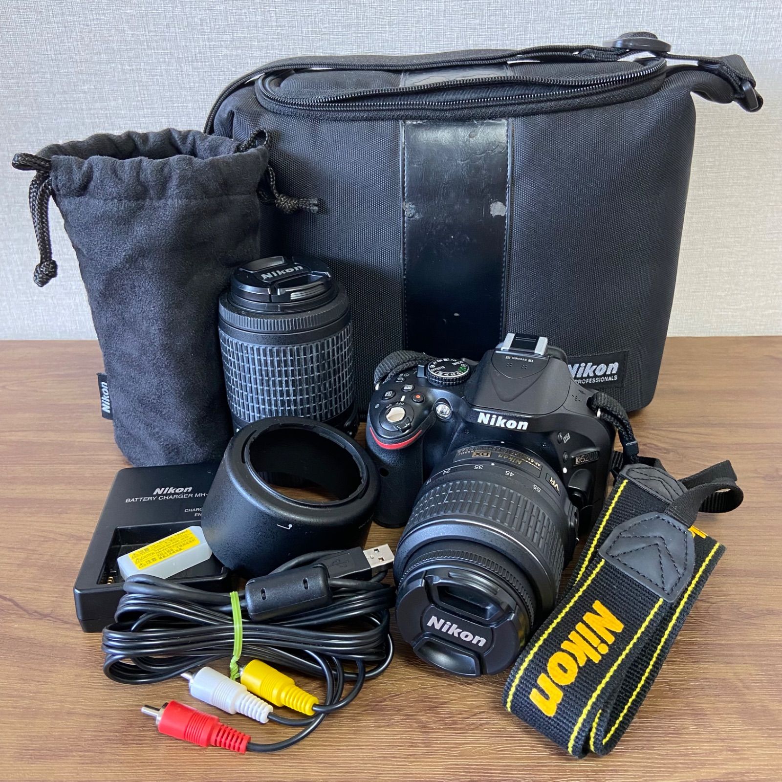 新品本物 Nikon メルカリ - 一眼レフ Wレンズキット VR DX NIKKOR D5200 デジタルカメラ