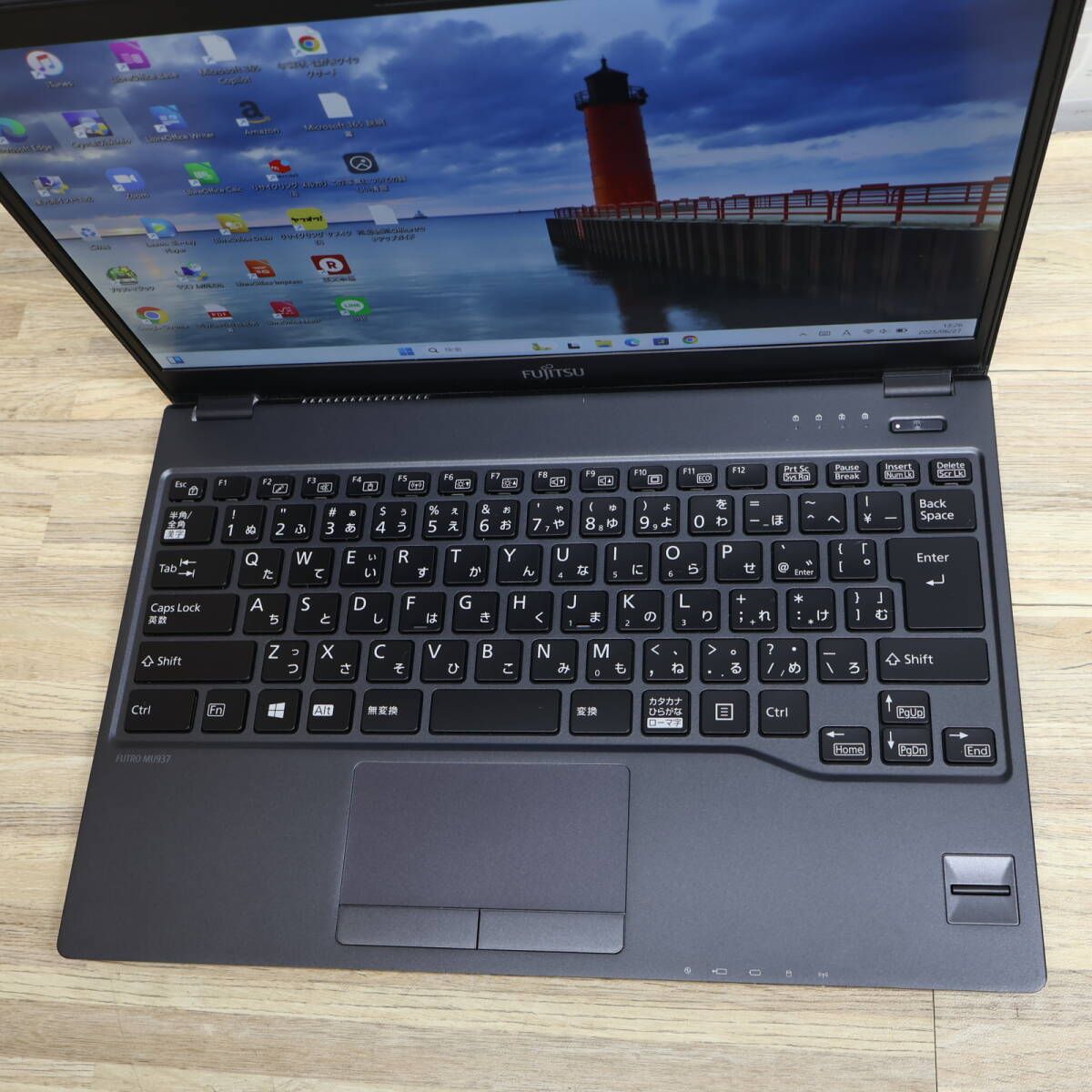 高解像度 美品SSD128GB メモリ8G★BluetoothノートPC30 ☆超美品 新品SSD128GB メモリ8GB☆FMVC07007 Bluetooth 高