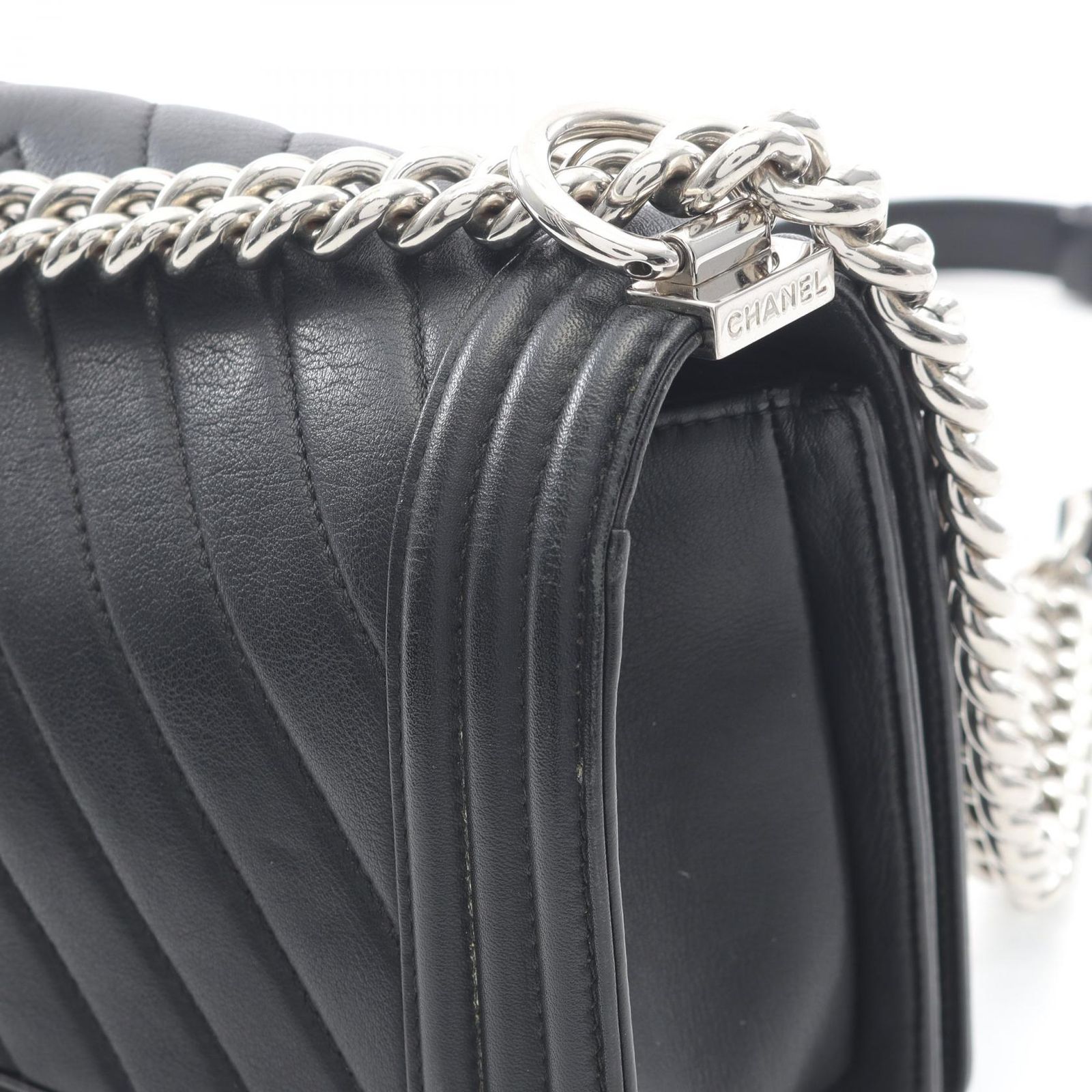 CHANEL ボーイシャネル Vステッチ ショルダーバッグ ブラック シェブロン シャネル CHANEL ショルダーバッグ ボーイシャネル シェブロン V