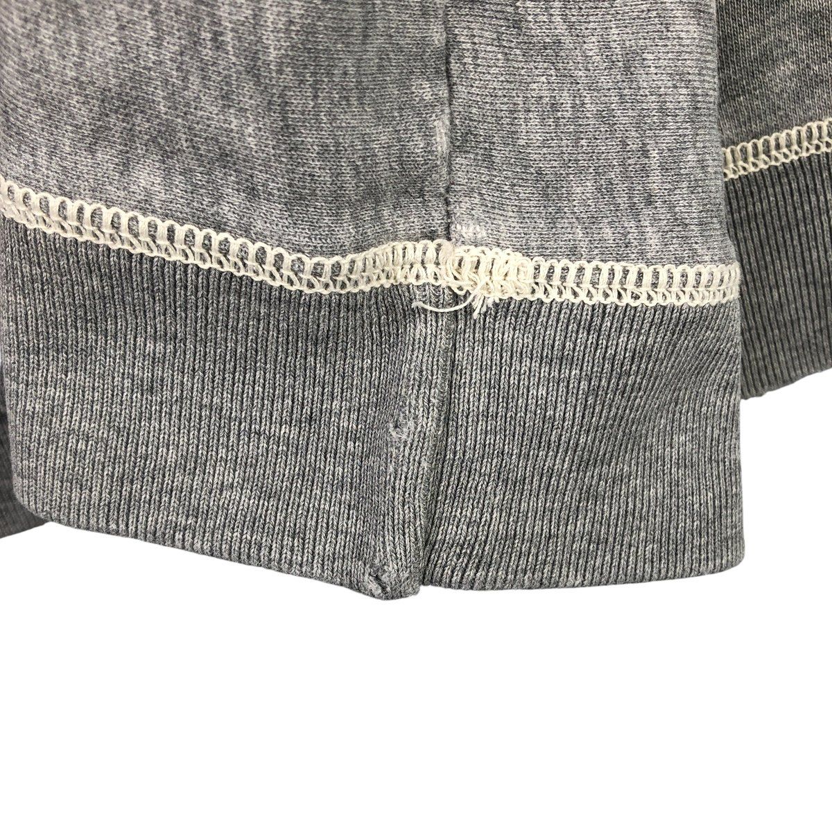 ロゴスウェットシャツ