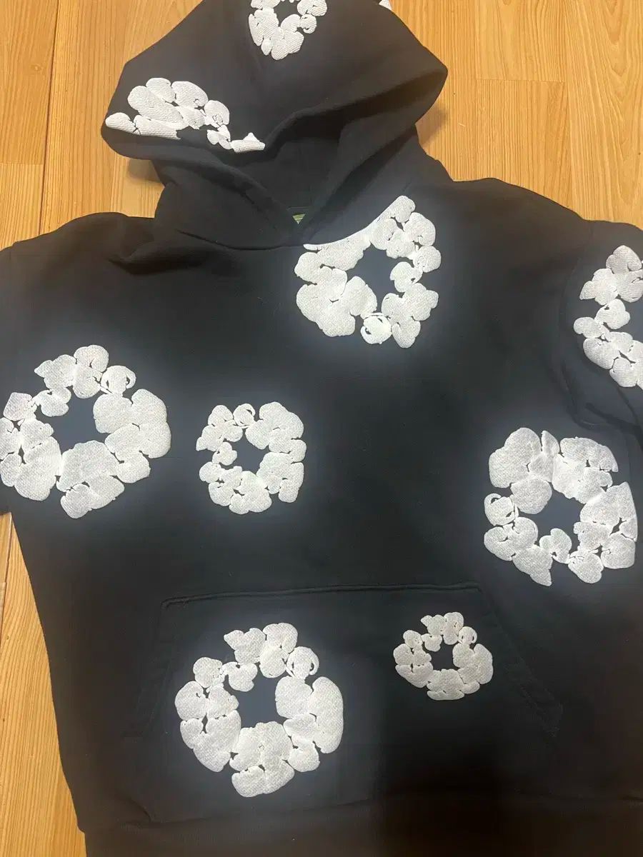 DENIM TEARS(デニムティアーズ) フード付きTシャツ