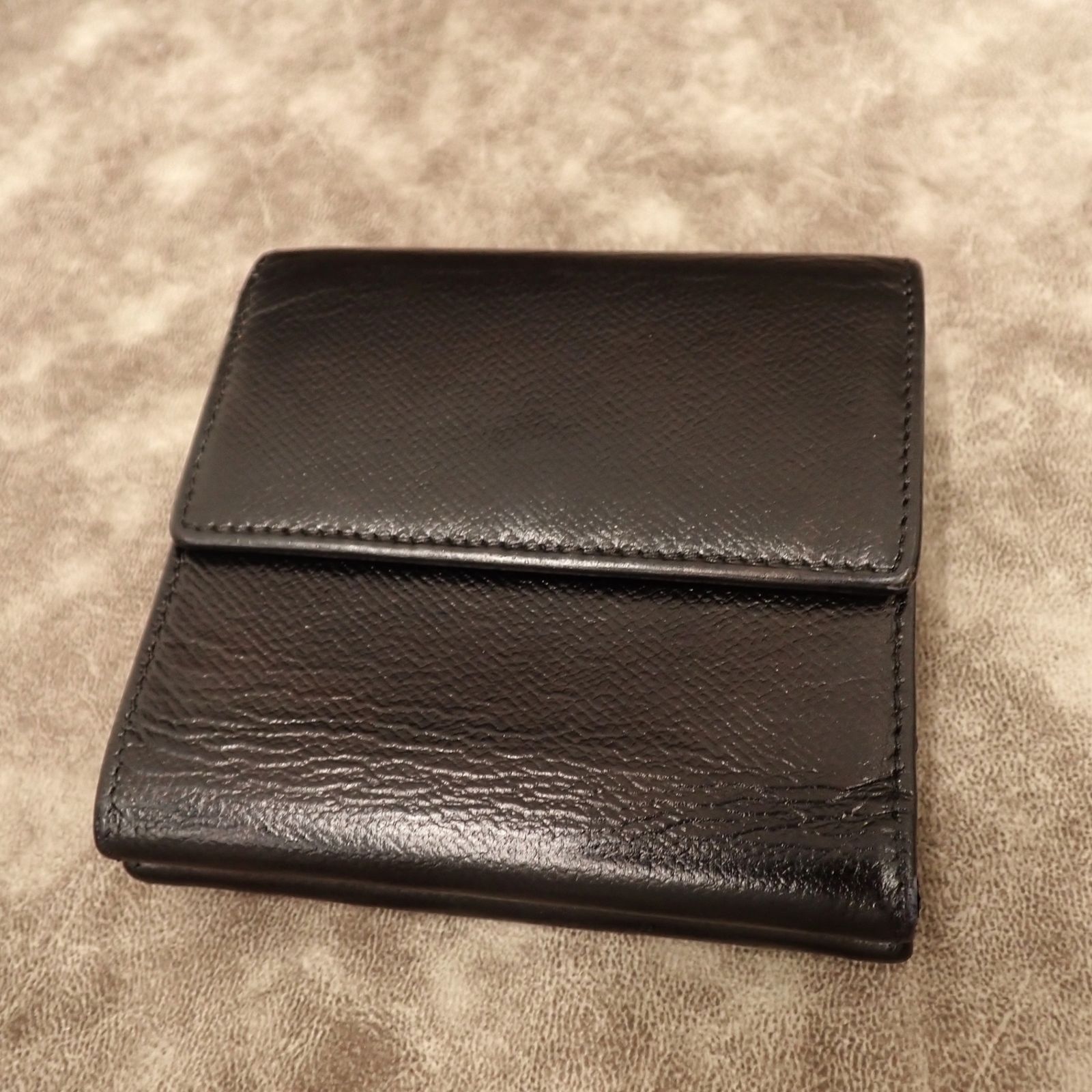 CHANEL シャネル 二つ折り財布 ブラックレザー メンズ レディース ユニ