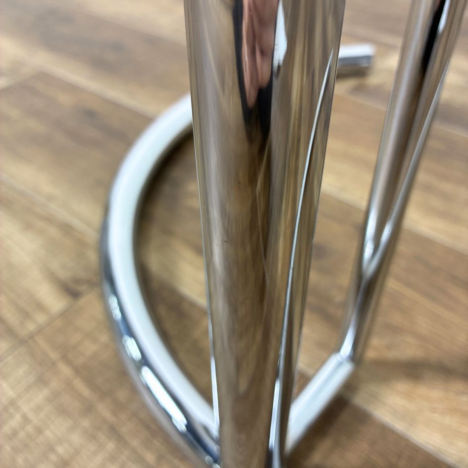 E-1027(E-1027 サイドテーブル） IXC SELECTION | カッシーナ