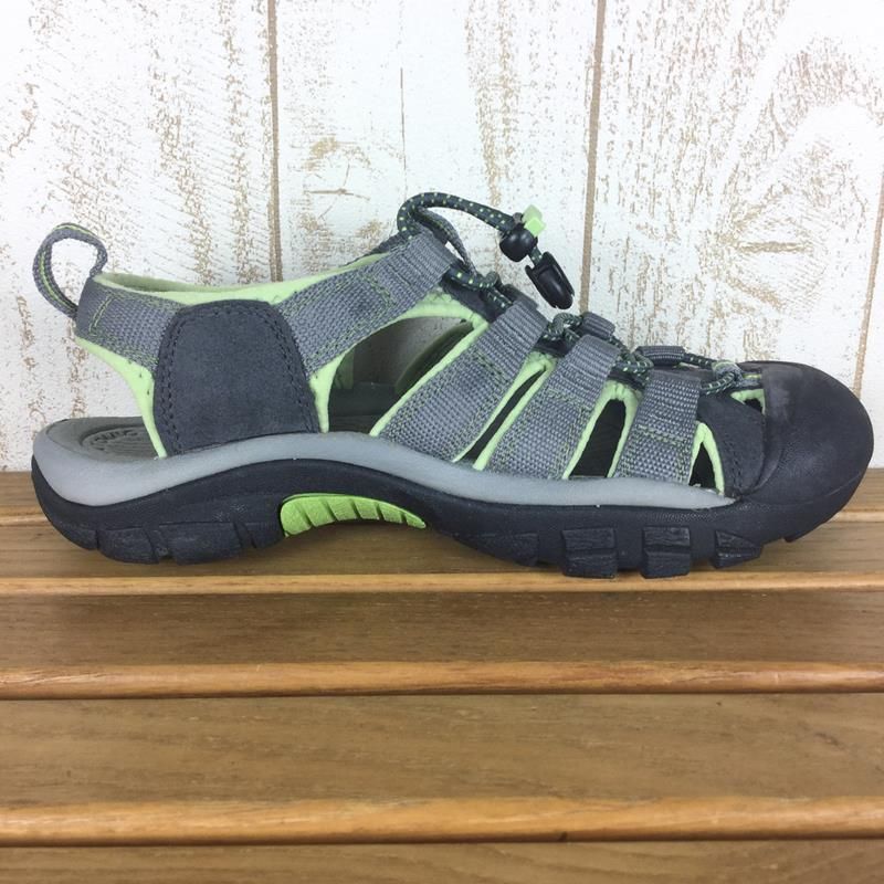 Newport サンダル