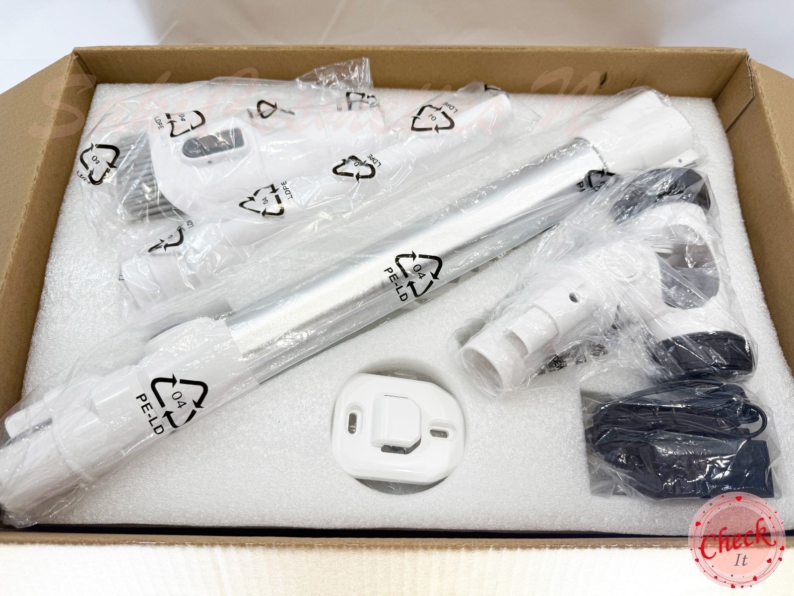 コードレス掃除機 LeaccoLife S40 ✨美品✨最新版コードレス掃除機✨ LeaccoLife♡S40 リアッコ
