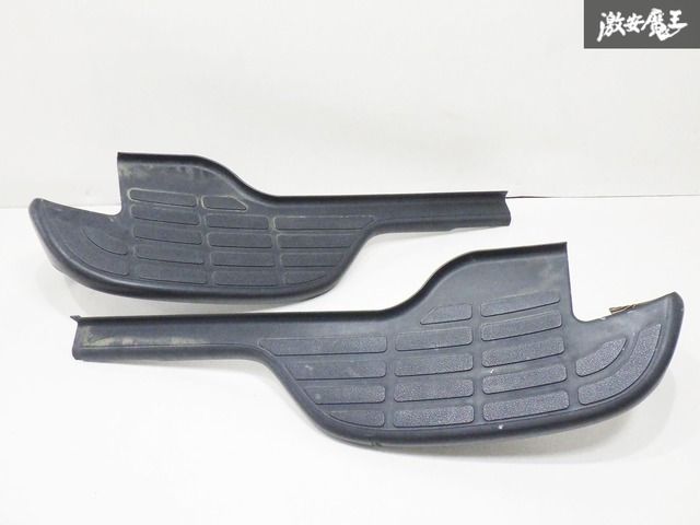 【取付破損無し！】 Chevrolet シボレー純正 タホ 2000年~2006年 リアバンパー用 ステップパッド 左右 15756336 15756335 棚2I6