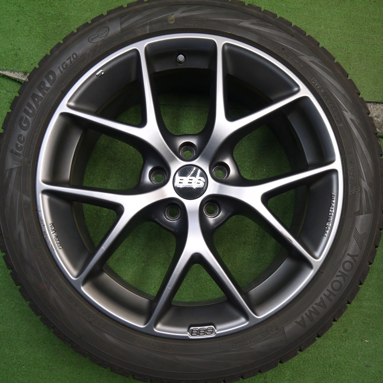 バリ溝！22年！9分☆BBS SR014 235/45R18 スタッドレス ヨコハマ 