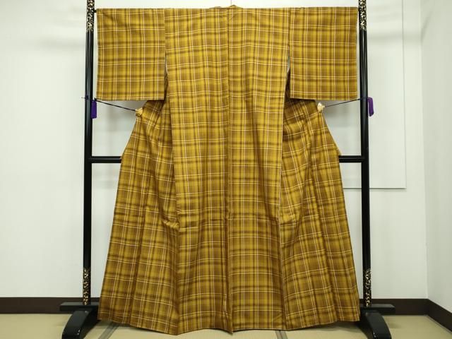 さ*ん様 本場黄八丈 平織り 紬 粋な格子柄 着物 正絹 UU-6548 さ*ん様 本場黄八丈 平織り 紬 粋な格子柄 着物 正絹 UU-