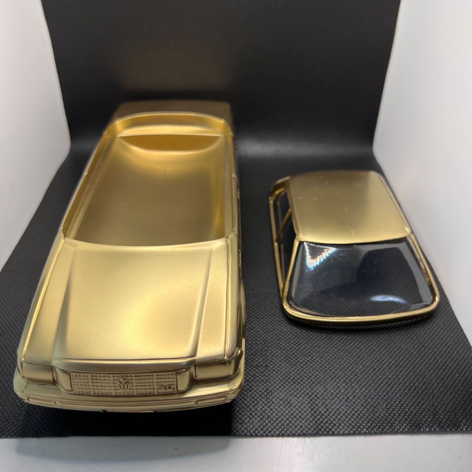 F0718】TOYOTA トヨタクラウン シガレットケース 小物入れ 金属製車型