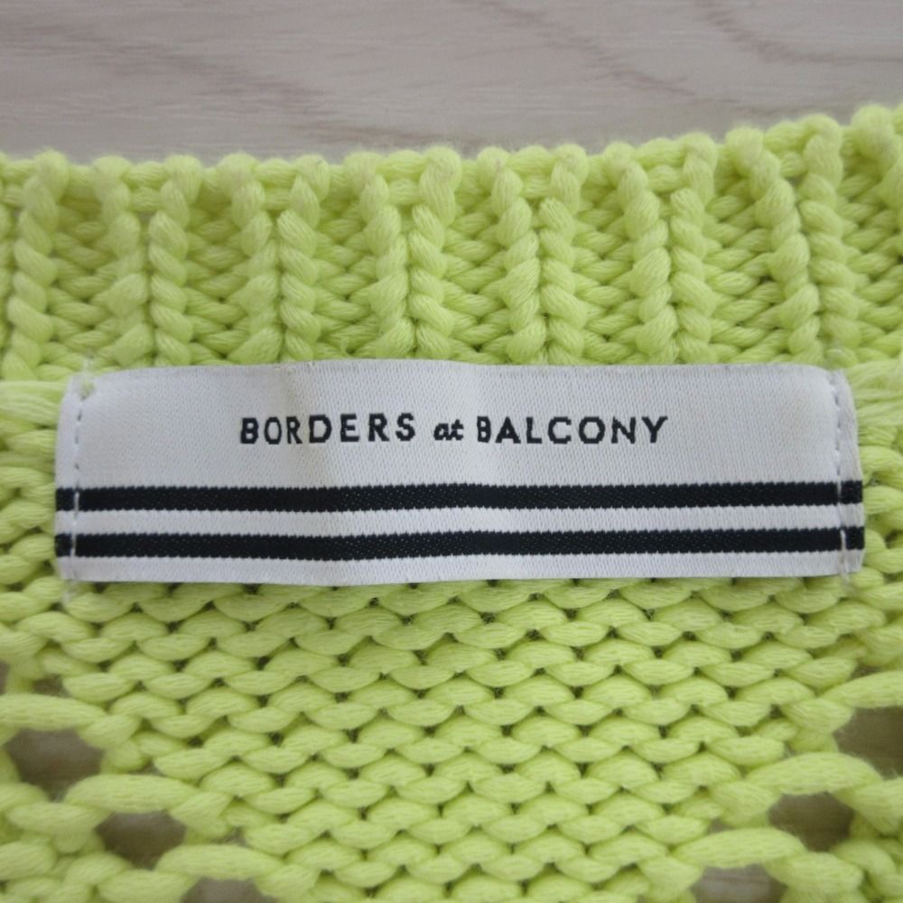 BORDERS at