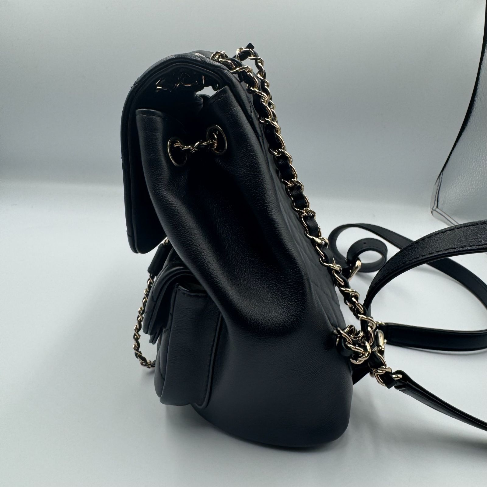 CHANEL チェーンバックパック マトラッセ ブラック ゴールド金具