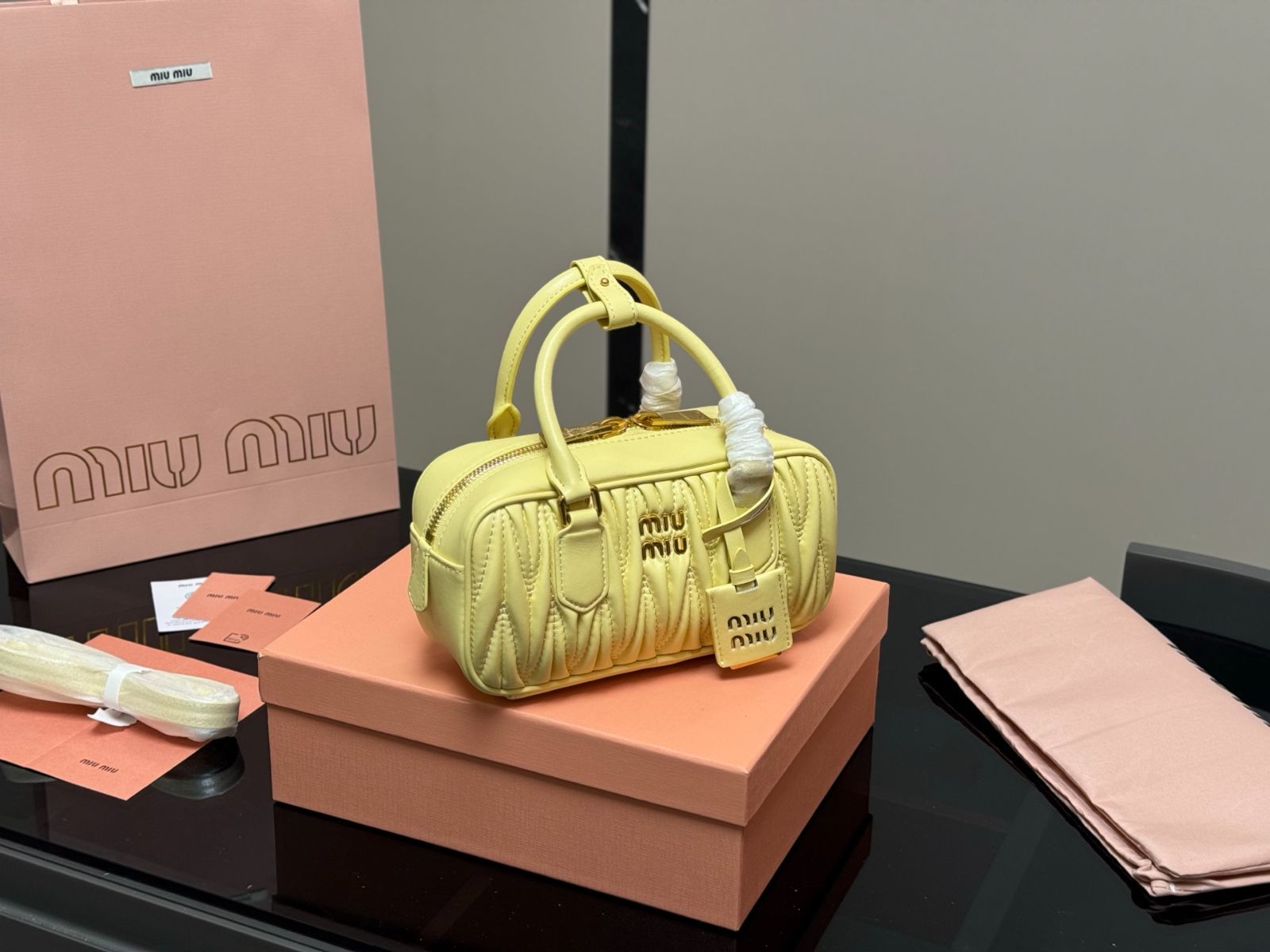 今日特価】Miumiu ミュウミュウ ボウリングバッグ-WTO輸入4