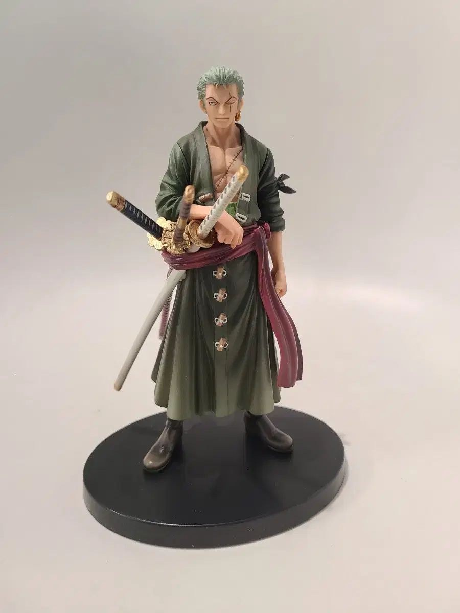 ONE PIECE（ワンピース） ゾロ DXF フィギュア