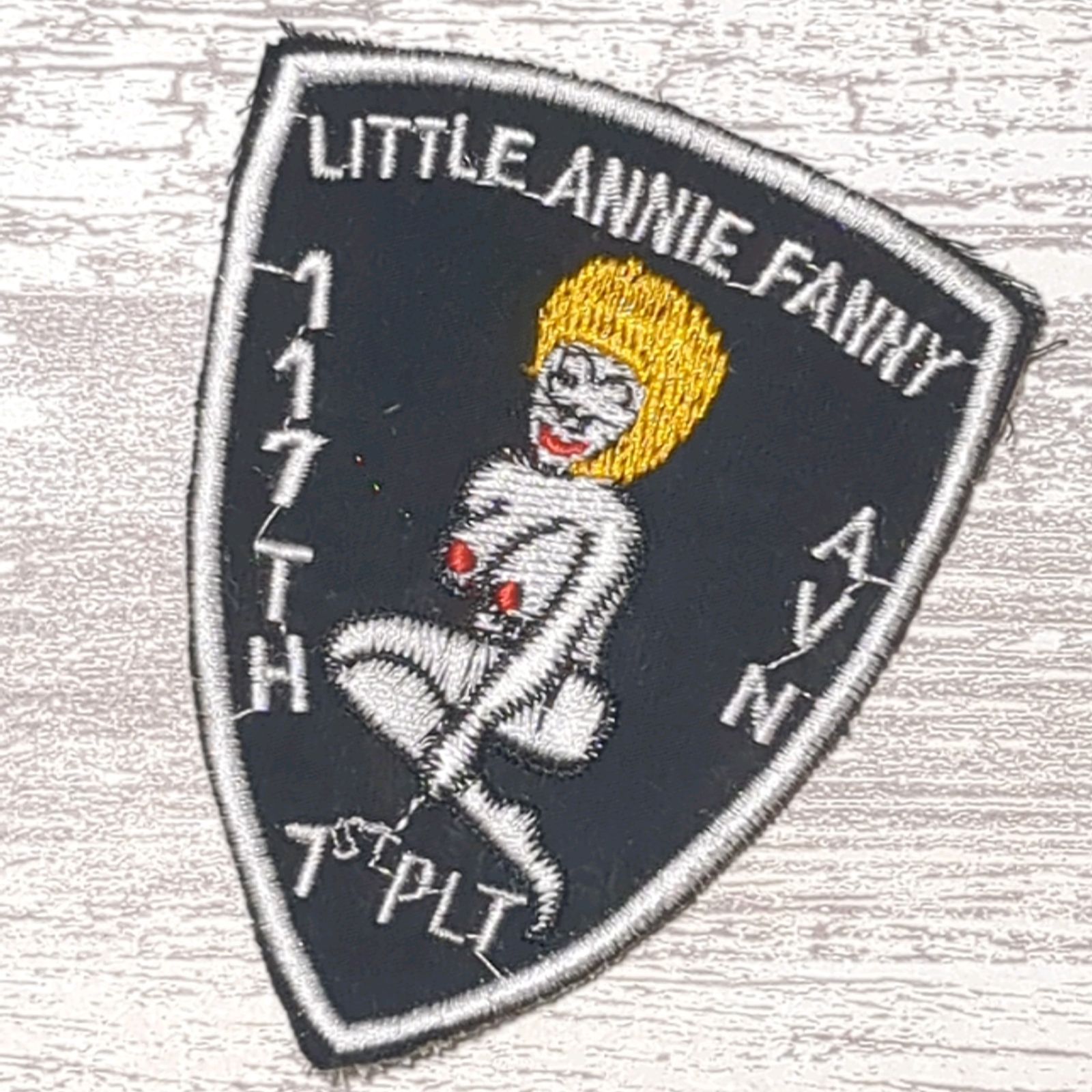 CA58 キャラクター ベトナム 戦争 ワッペン セクシー ガール レディ