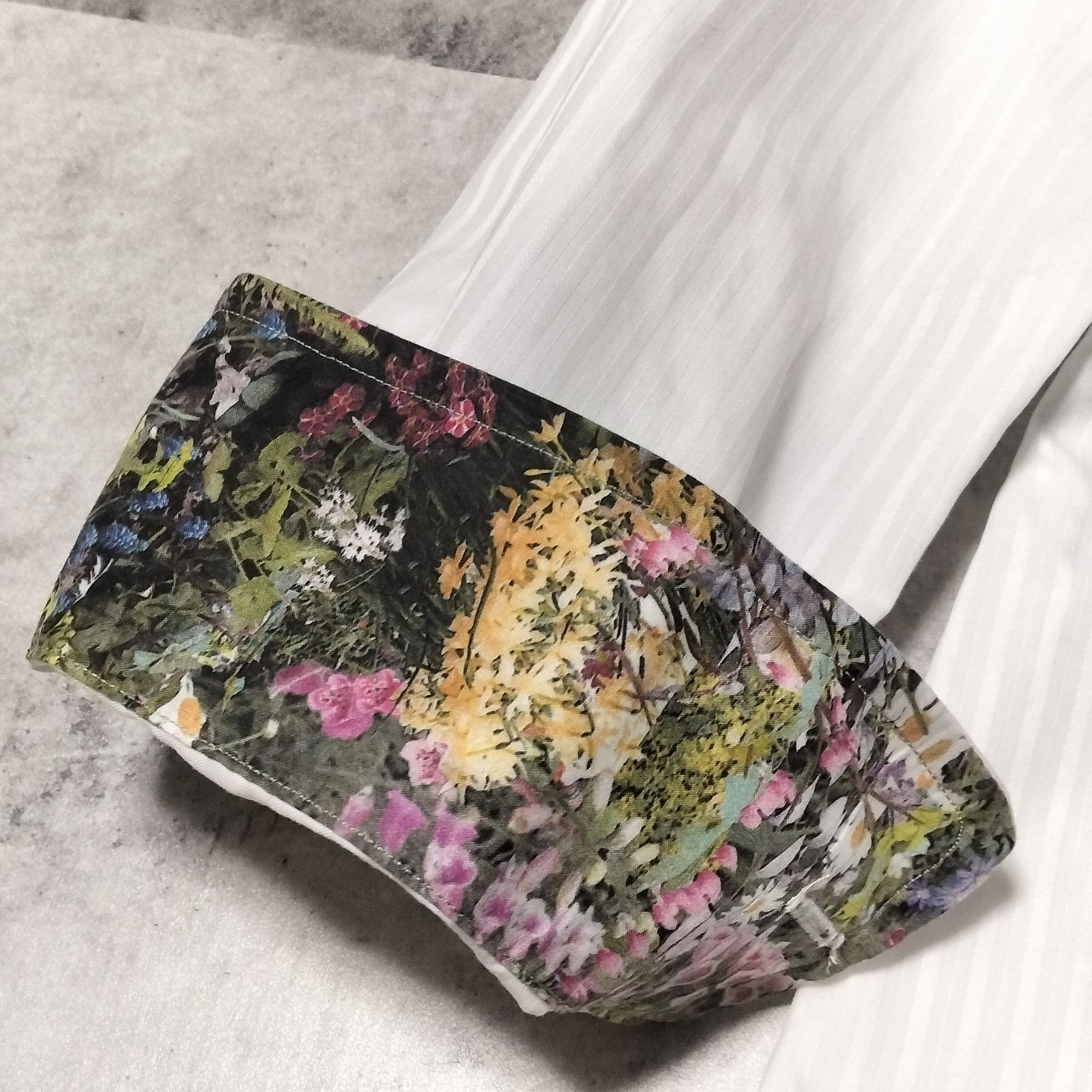 近年モデル ★希少 XLサイズ★ Paul Smith ベスト 花柄 ストライプ 希少 高級 特注品 花柄 極美品 ポールスミス セットアップ 黒 LX