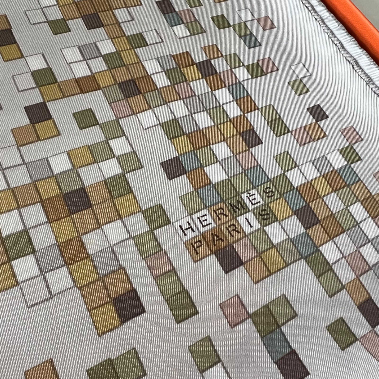 未使用 HERMES エルメス スカーフ カレ90 Mosaique Au 24