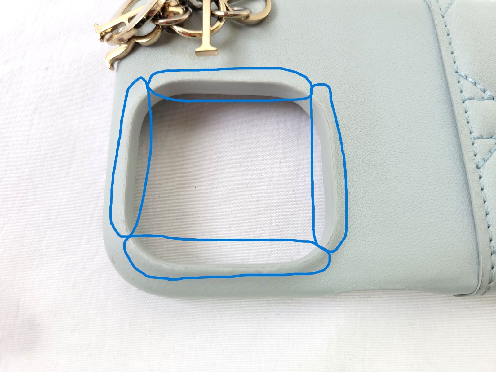 ディオール カナージュ ラムスキン iPhone15 Pro ケース ライトブルー