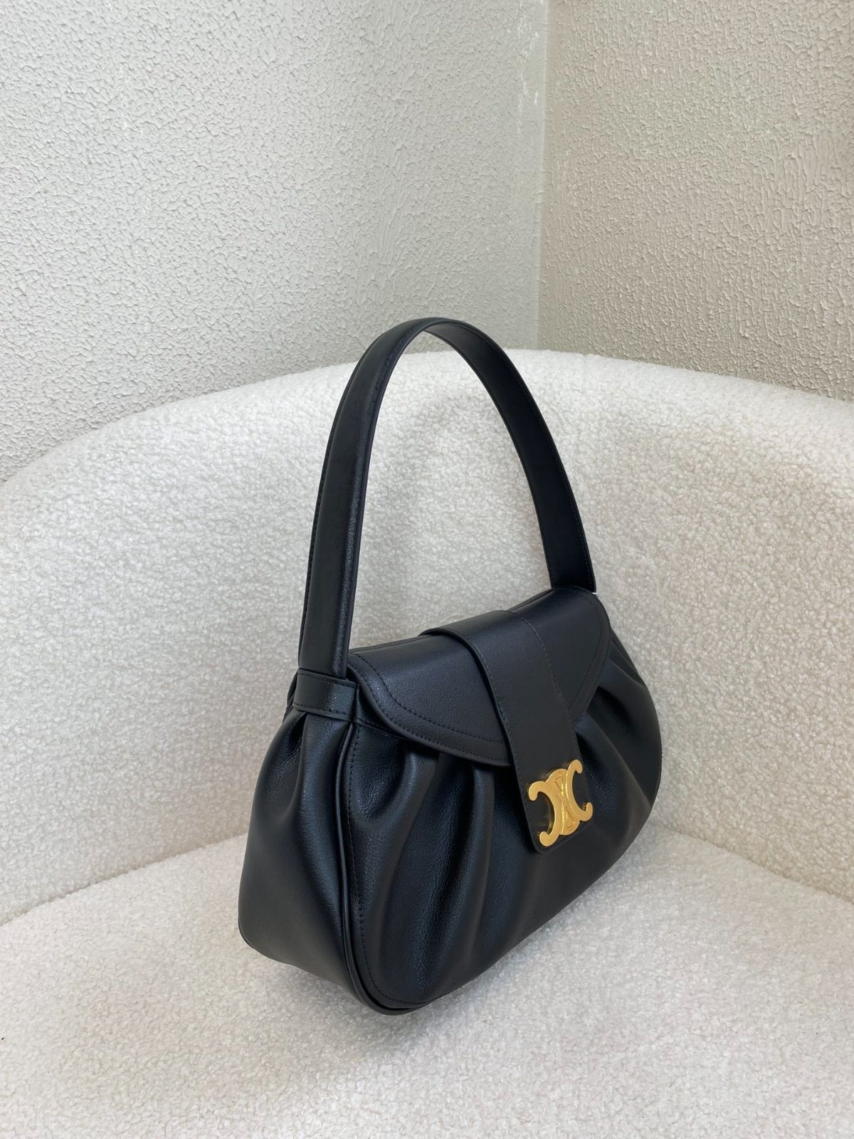 CELINE セリーヌ