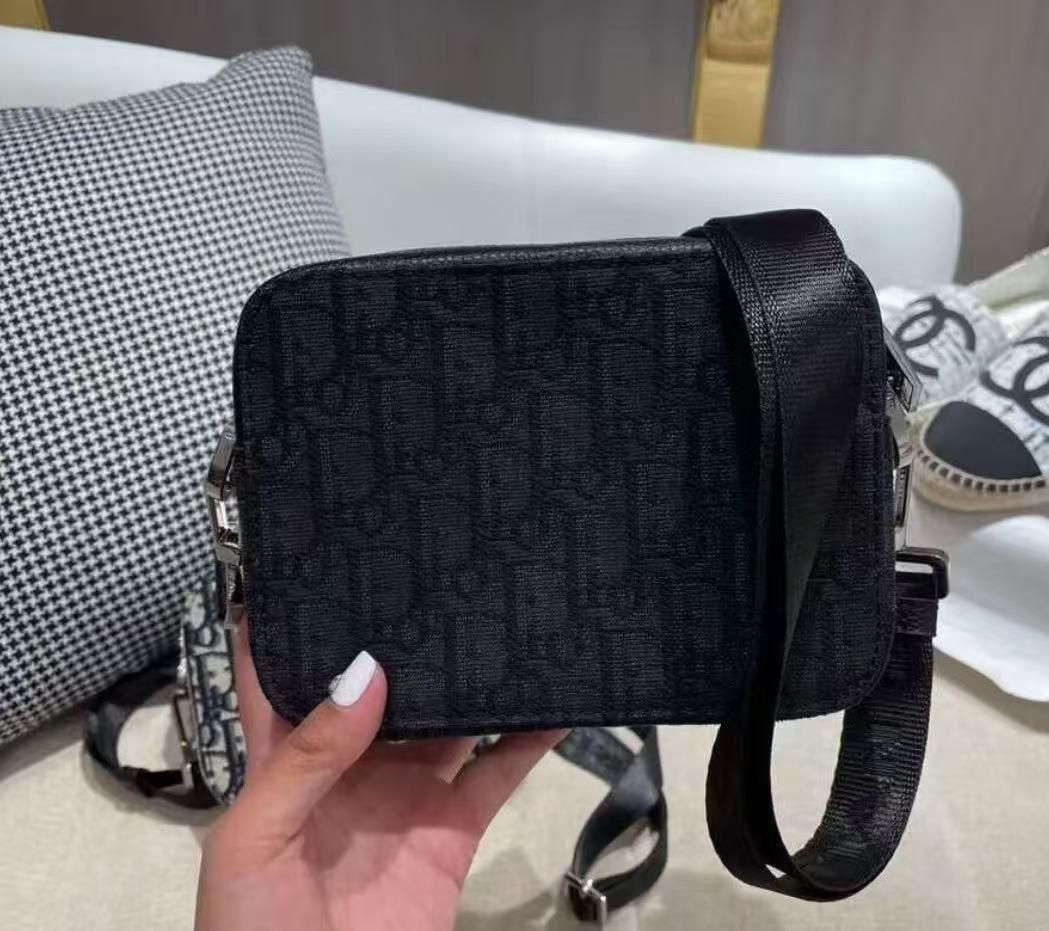 DIOR ショルダーバッグ ブラック Dior ブラック ショルダーバッグ - メルカリ
