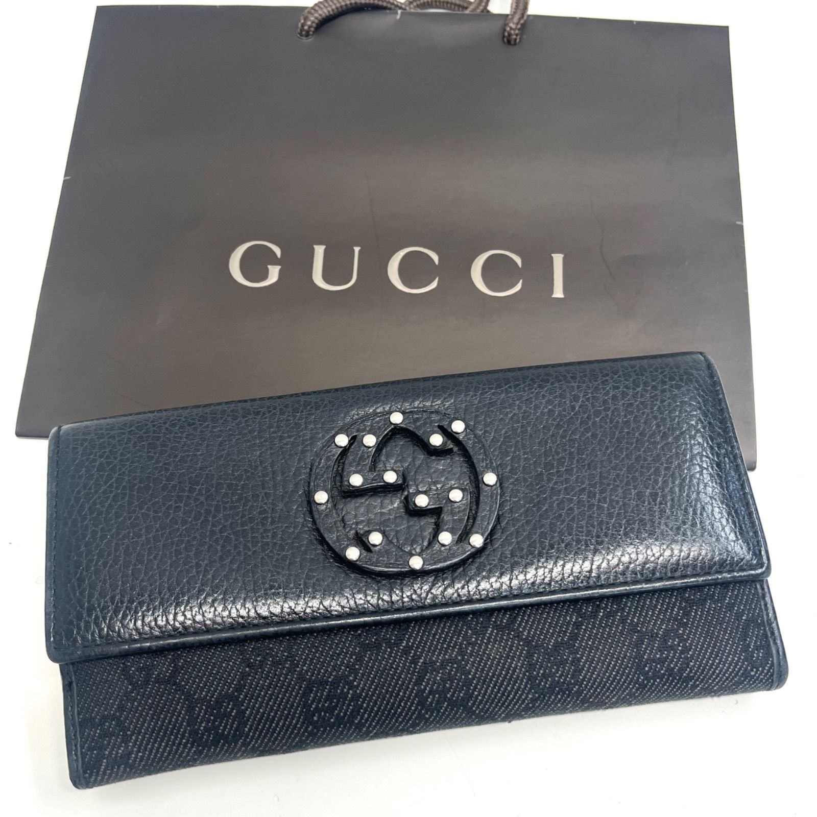GUCCI GGキャンバススタッズ付き長財布ブラック