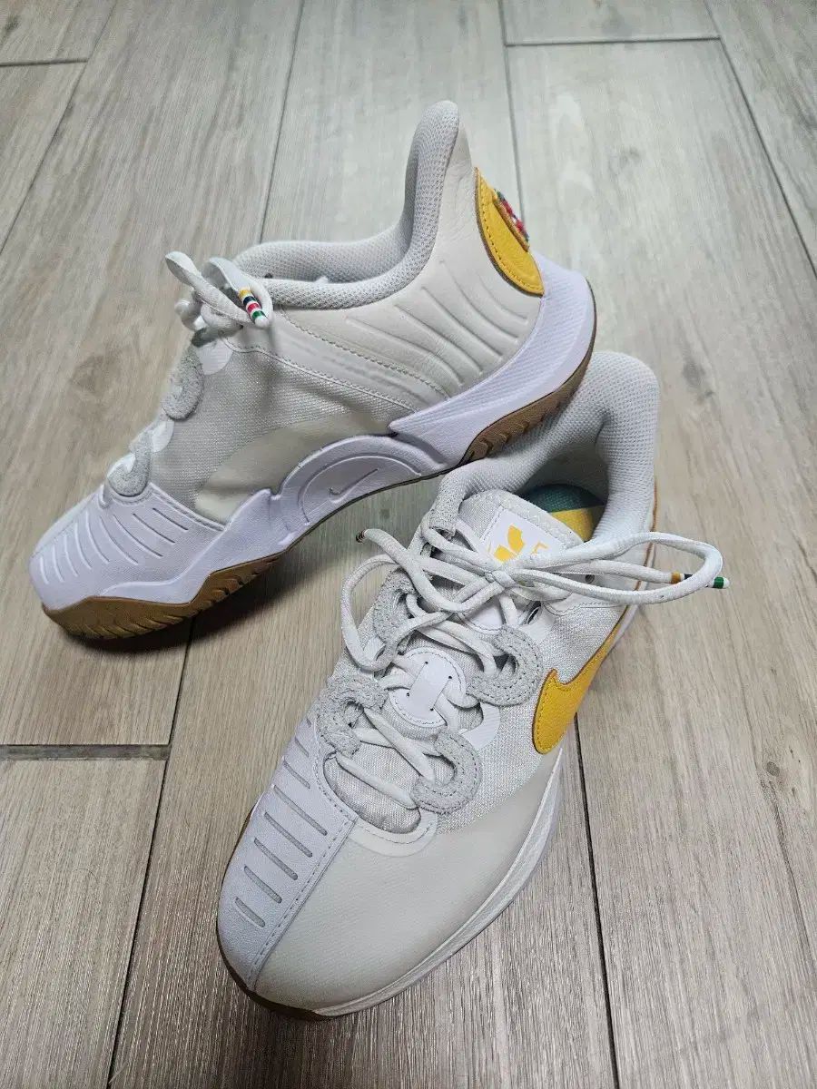 テニスシューズ NIKE ナイキ コート エアズーム GP ターボ イエロー 255mm