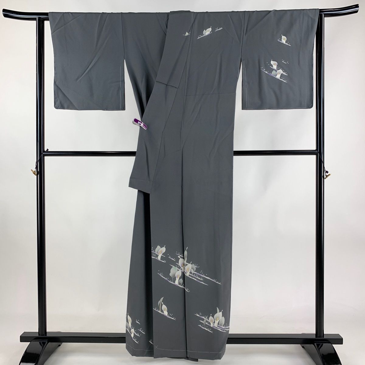 水芭蕉 灰色