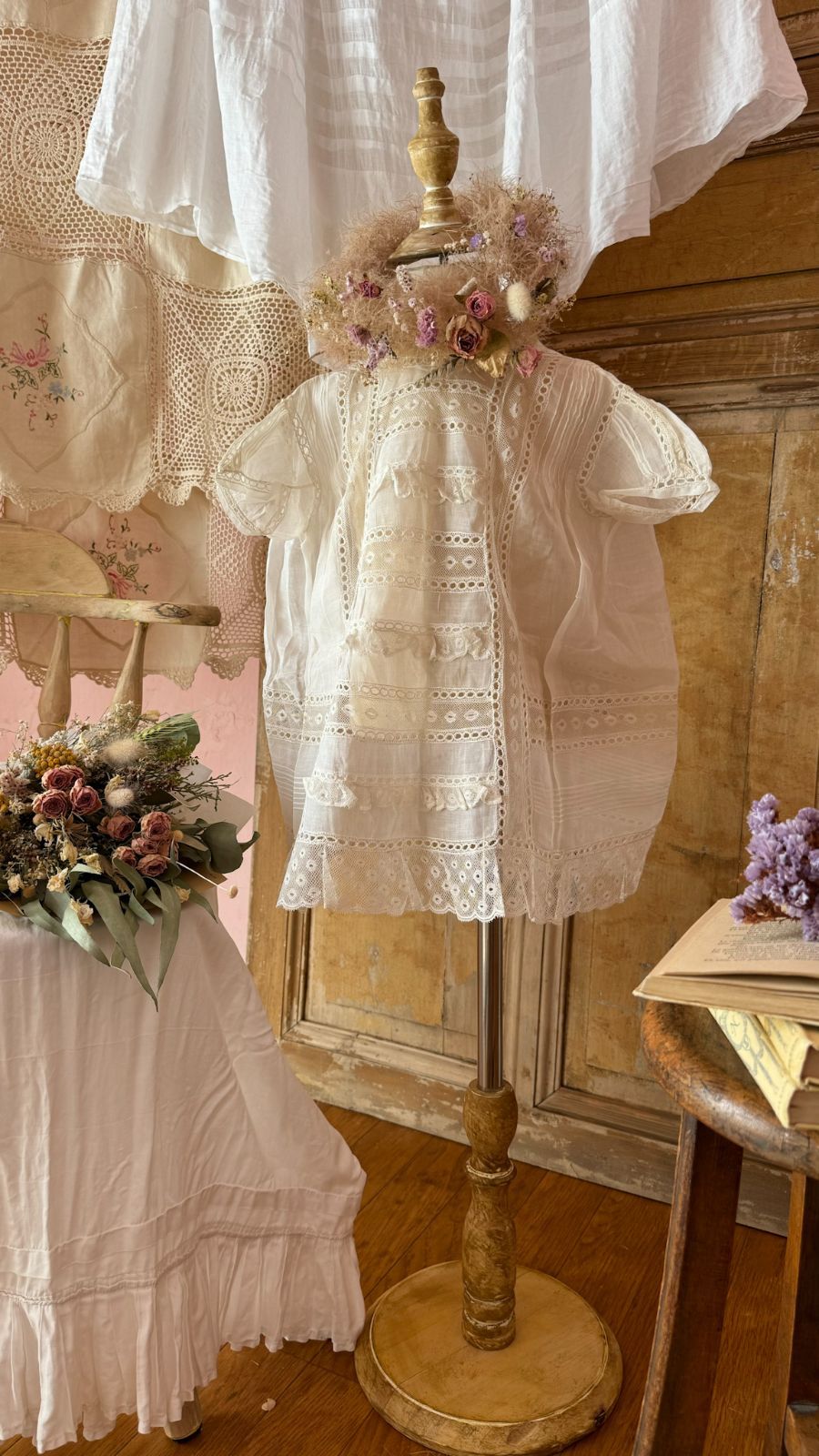 フランス ヴァランシエンヌレースの古いベビードレス（A） かわいい仏