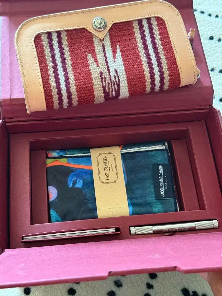 ルイヴィトン ネックレス ゴールド＆オニキス♡ダイヤモンド ケースあり✨️ ルイヴィトン ネックレス ゴールド＆オニキス♡ダイヤモンド ケース