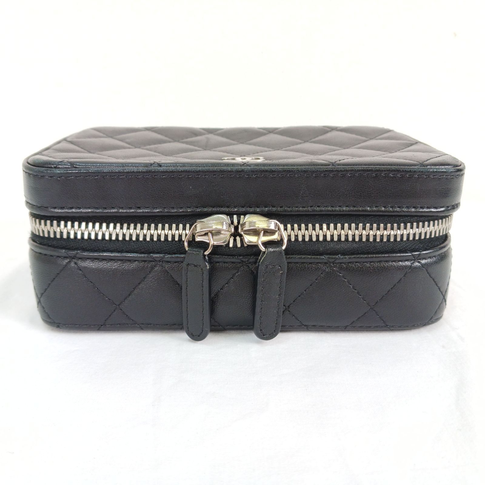 1303 M1011282603 CHANEL シャネル マトラッセ ジュエリーケース