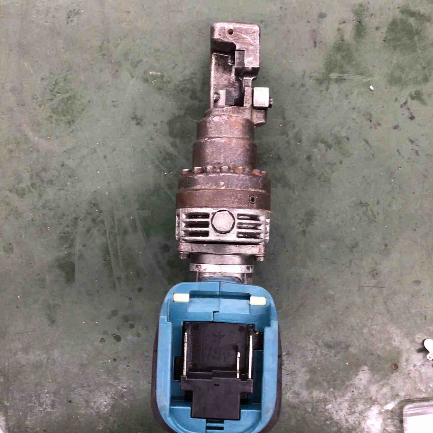 makita コードレス鉄筋カッター