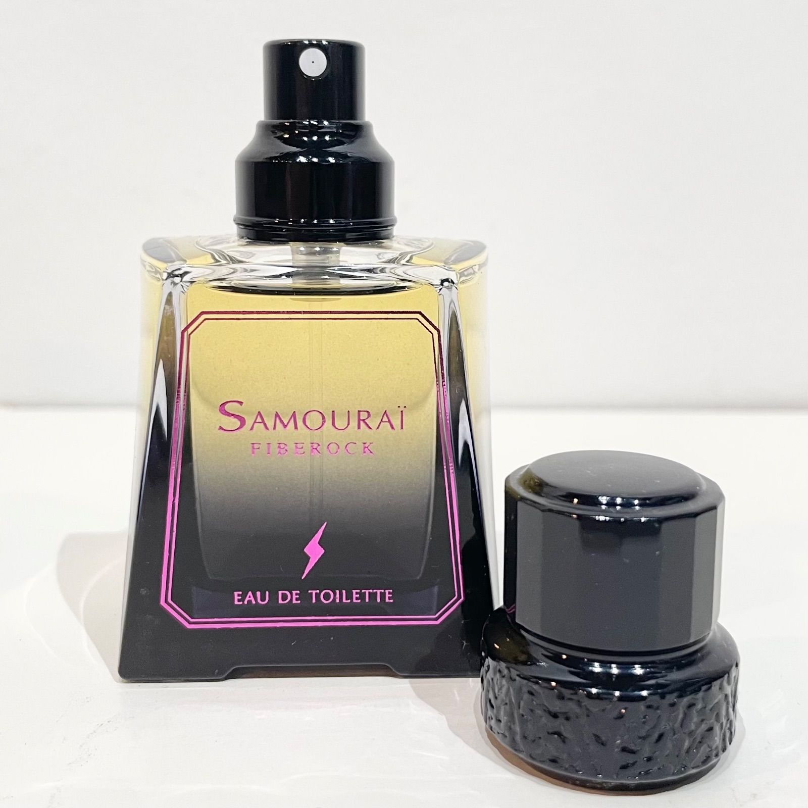 ＊ストロベリー　フェイクスワッグ 719527 サムライ フィベロック オードトワレ 30ml SAMOURAI
