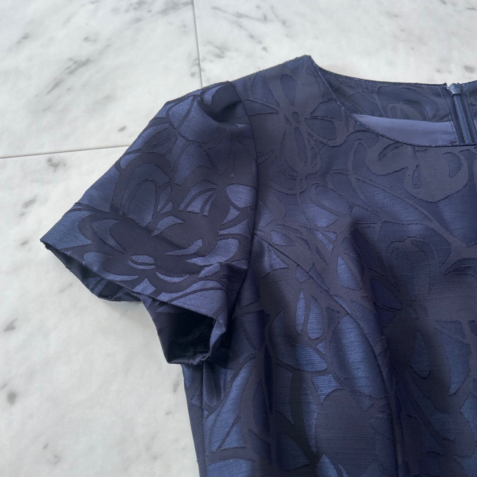 ✨美品✨東京イギン マザードレス13号 ネイビー フローラル 体型カバー 結婚式 ✨美品✨東京イギン マザードレス13号 ネイビー フローラル 体型カバー