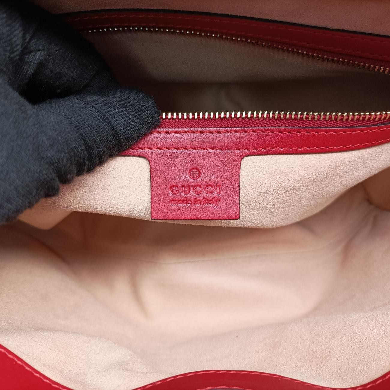 レッド レザー