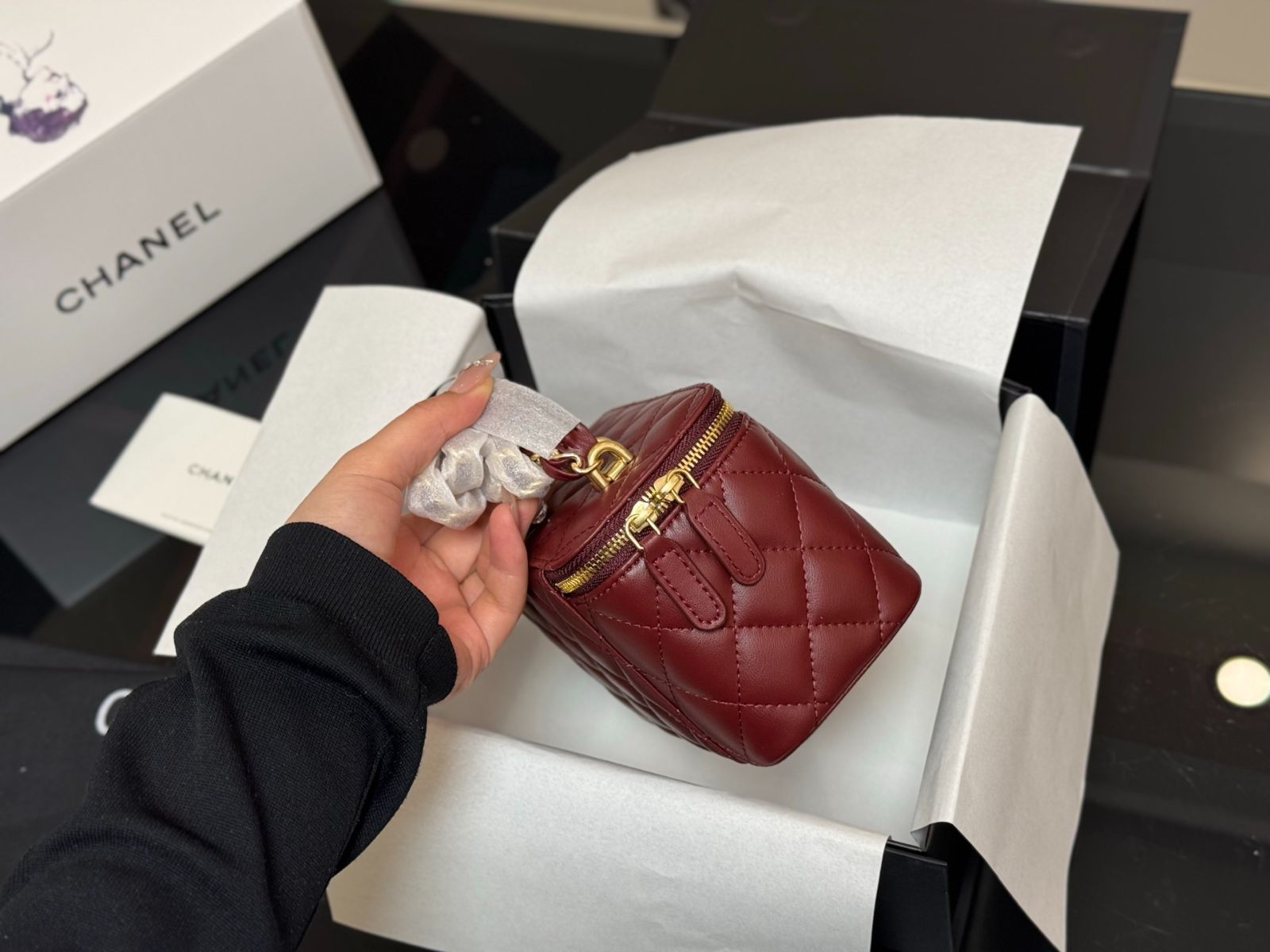 今日特価】Chanel Handle Makeup Box ハンドルメイクボックス