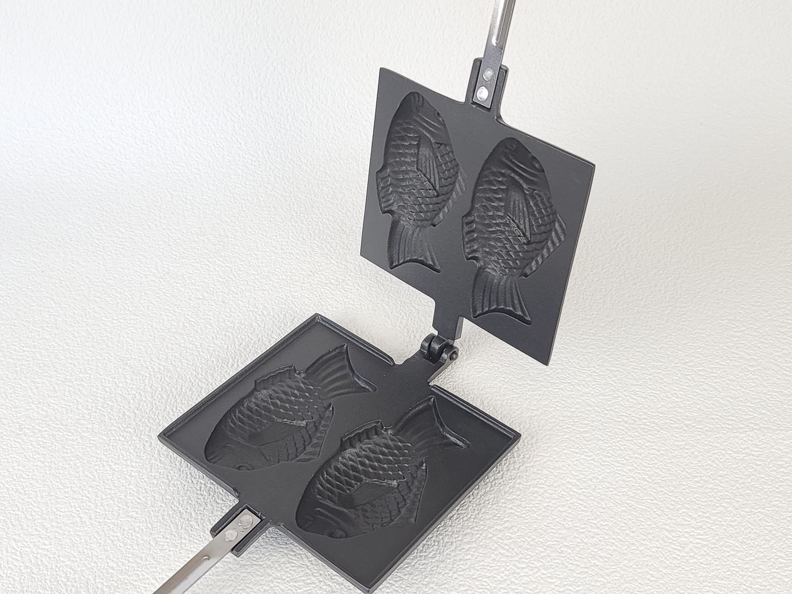 岩鋳 Iwachu たいやき器 黒焼付 (たい12×6.5cm) 直火用 南部鉄器