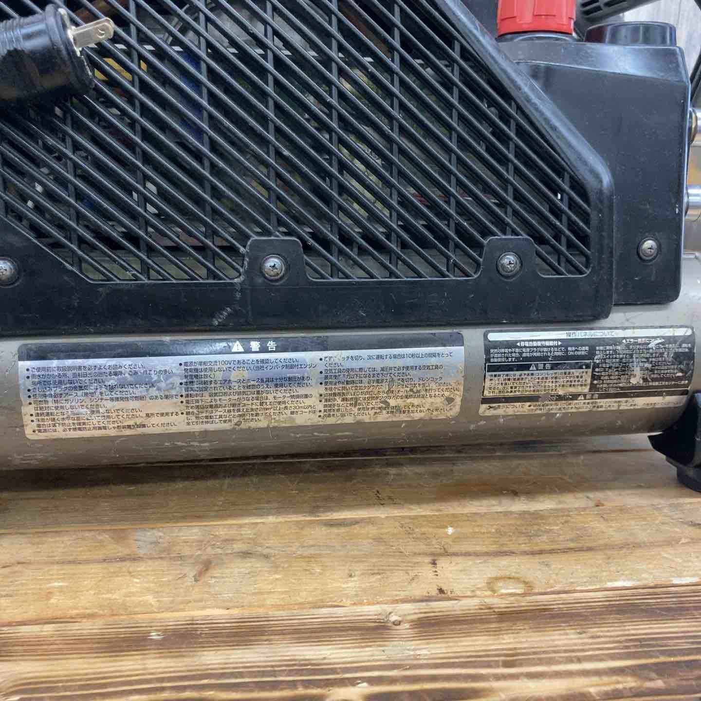 12L エアコンプレッサー