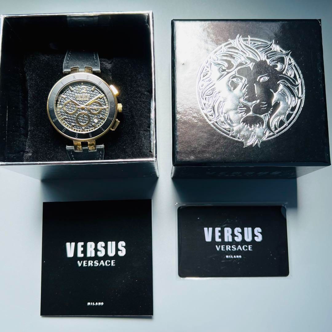 Versus Versace シルバー 腕時計 ブラック クォーツ 高級時計
