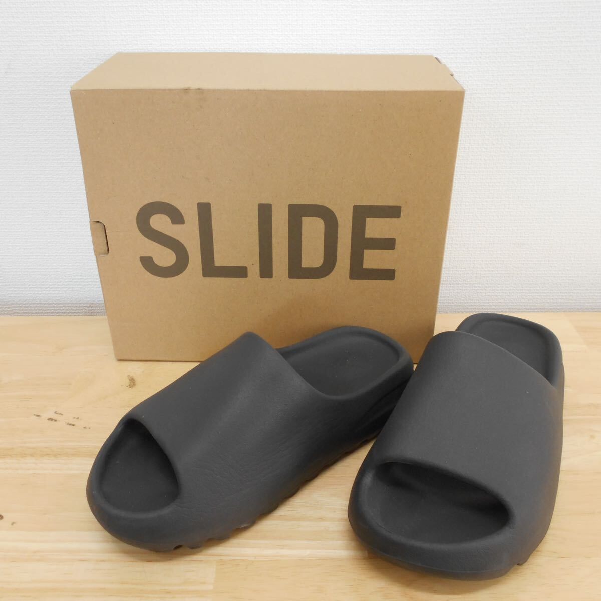 adidas アディダス HQ6448 YEEZY SLIDE ONYX イージー スライド サンダル 25.5cm 10116308 - メルカリ