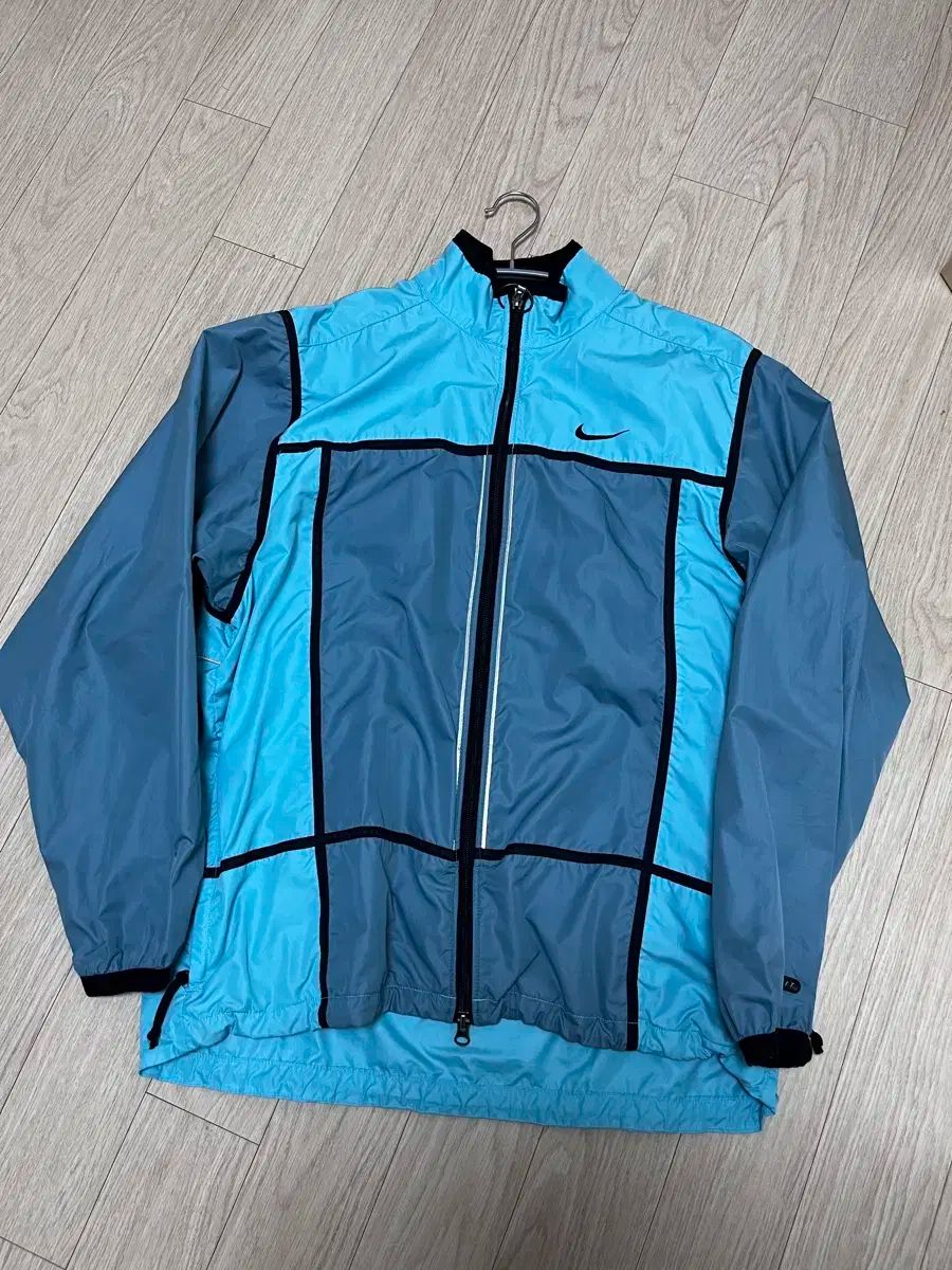 L Nike ナイキ ブロック ジャケット 青
