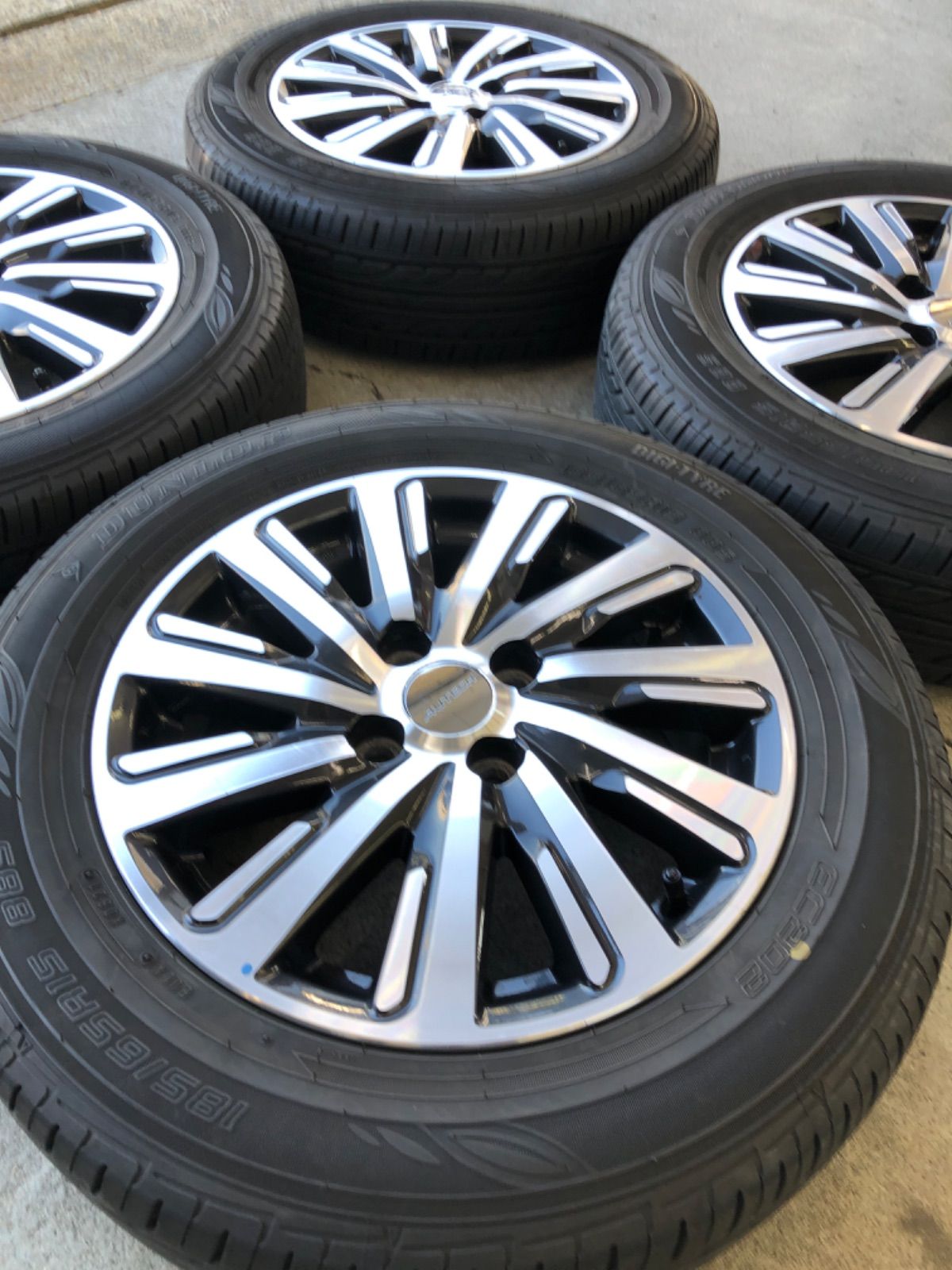 日産 ノート AUTECH オーテック E12 185/65R15 サマータイヤ アルミ