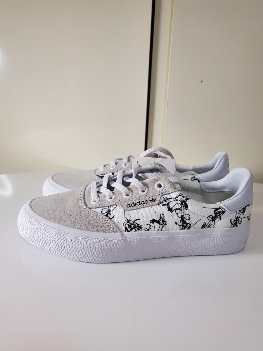 【Bunjang商品韓国直送】（ 235 ） adidas(アディダス) Disney(ディズニー) スポーツ グーフィー 新品 (ボックスカット)