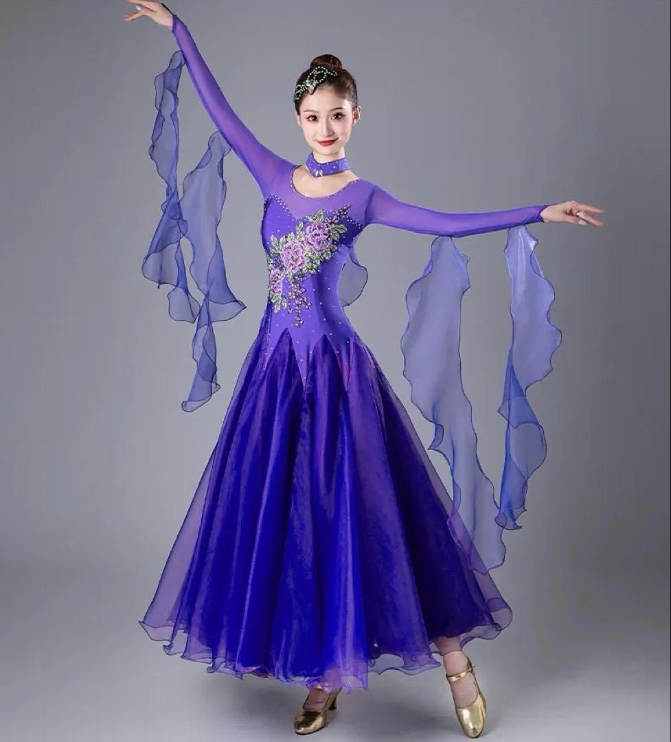 ストーン付きスタンダードドレス！競技会やデモ、発表会で大注目の