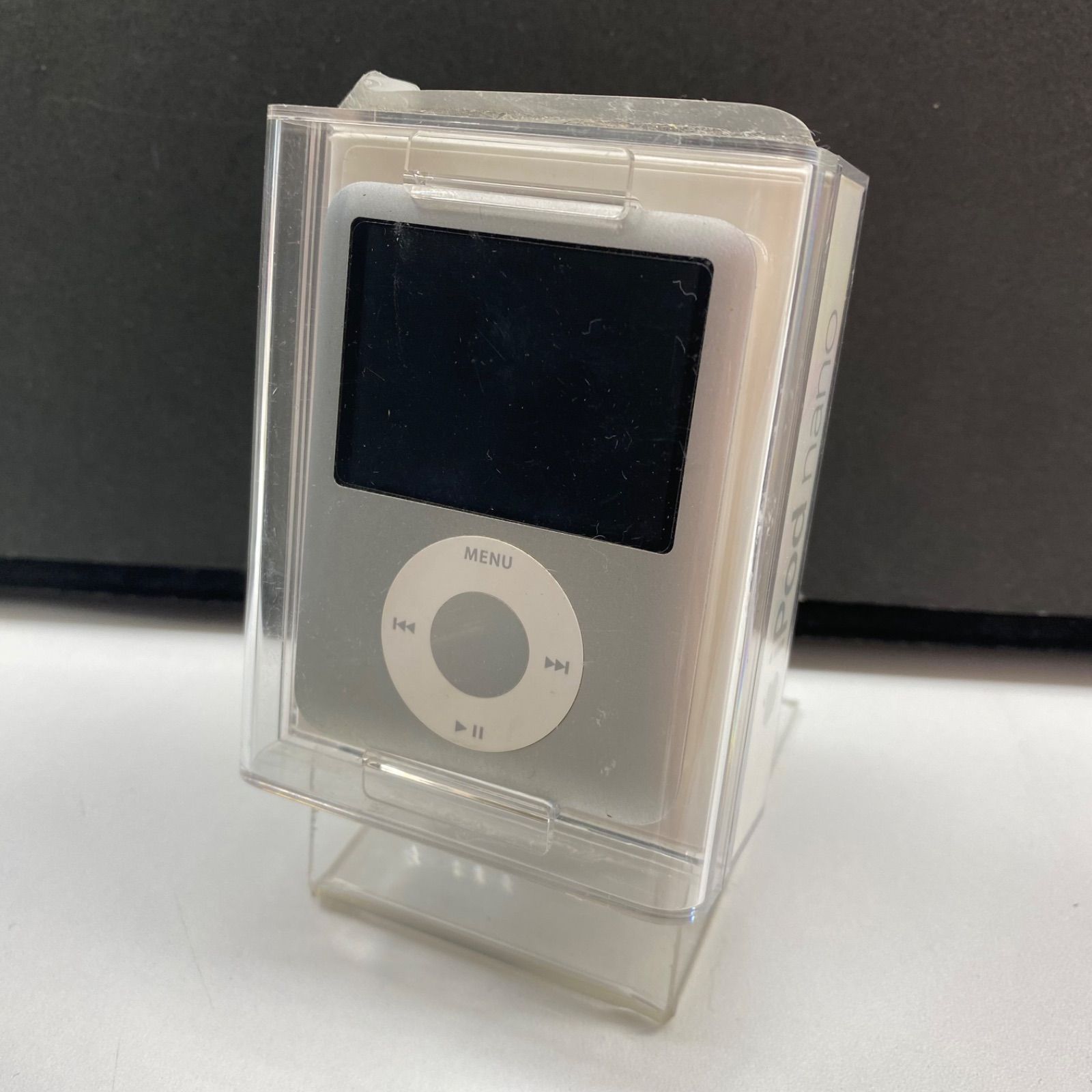 iPod nano 第三世代 4GB 充電コードとイヤホン付き - ポータブルプレーヤー