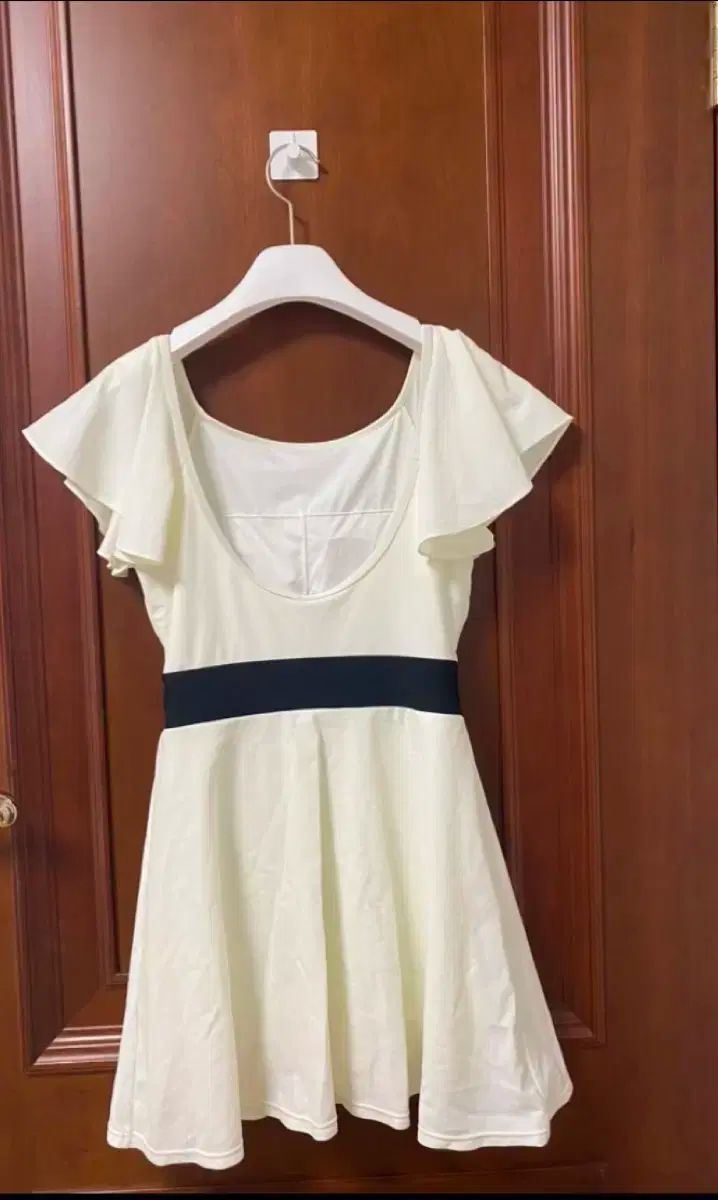 ほぼ新しい服