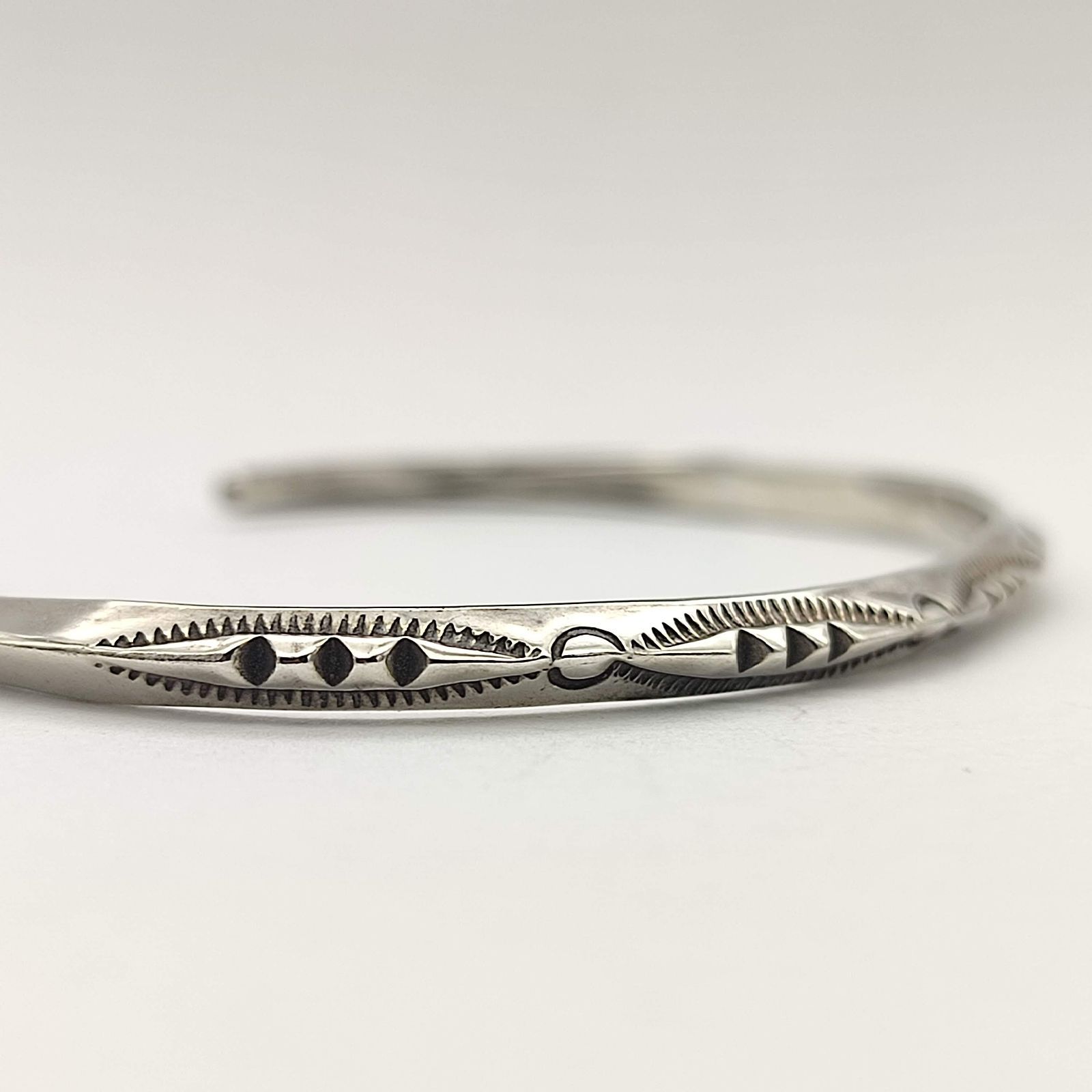 Larry Smith バングル LARRY SMITH / TRIANGLE BRACELET -3 POINT-