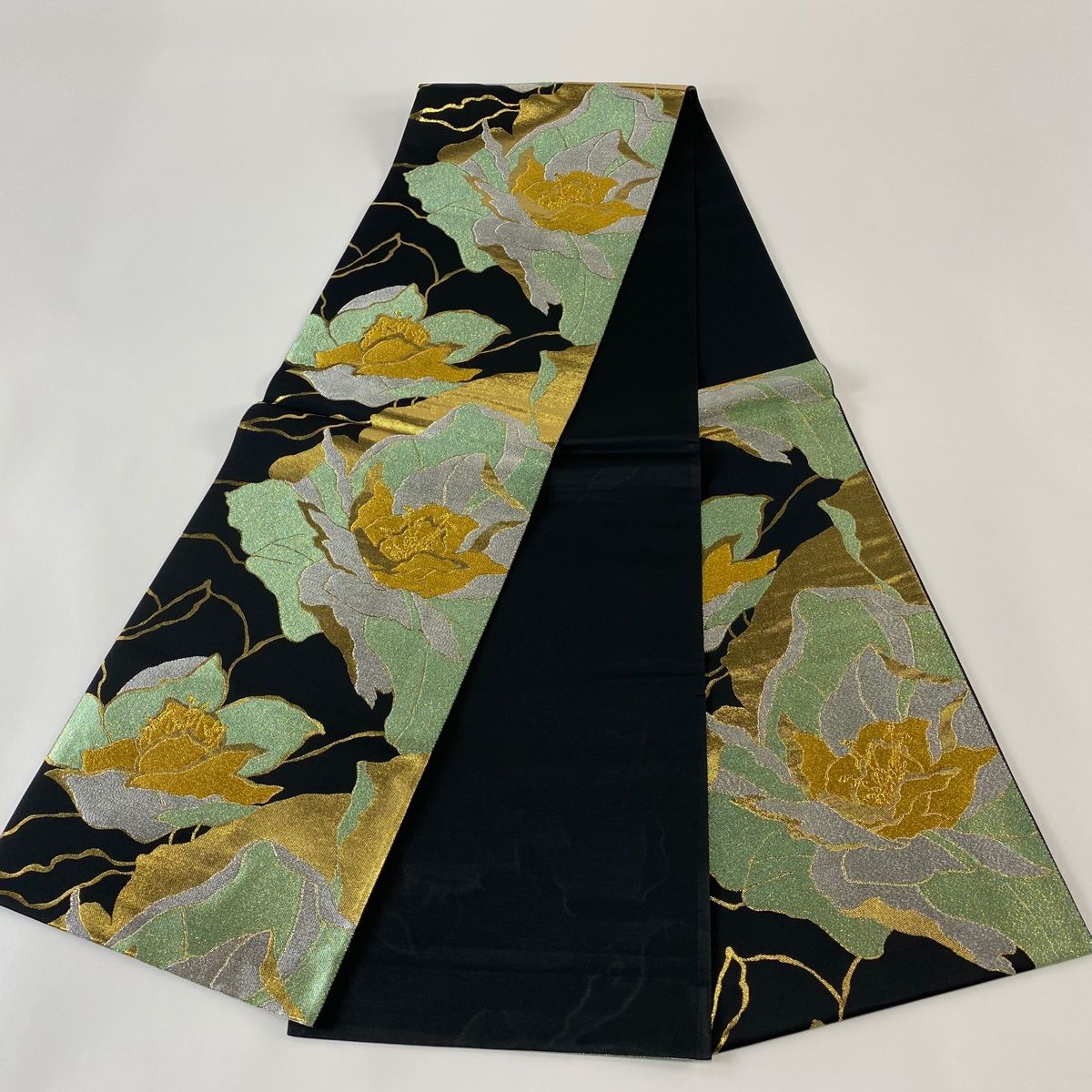 現在開催中のキャンペーン＆お得情報 袋帯 美品 秀品 花 箔 黒 六通 正絹 【中古】 - メルカリ 着物・浴衣
