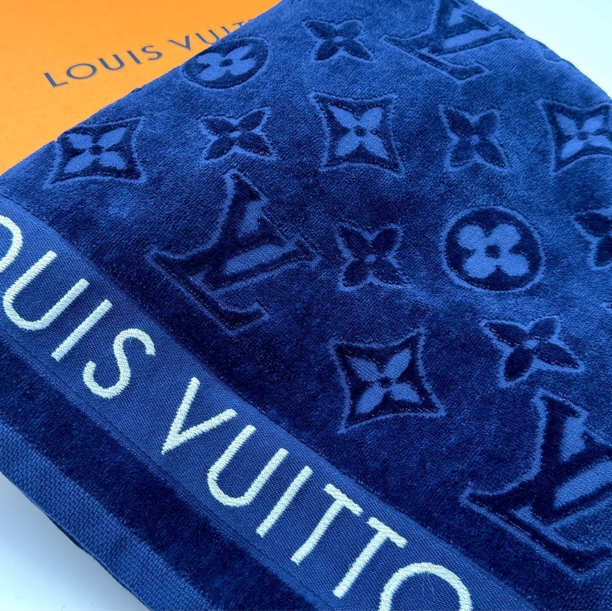 ♥ 現行 Louis Vuitton ルイヴィトン ブランケット マルチカバー ビーチタオル LV バケーション ネイビー
