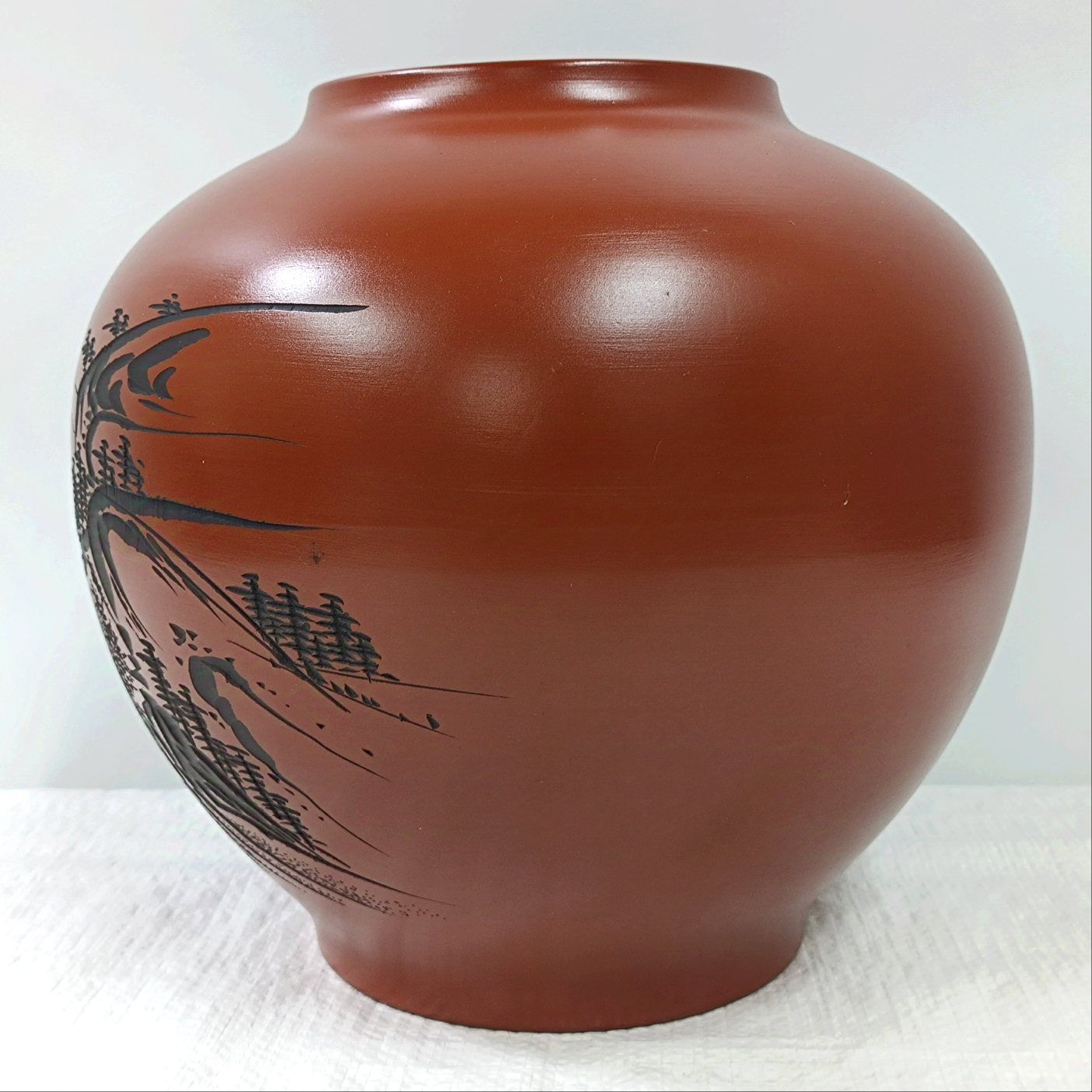 常滑焼 夏山窯 俊刀作 山水もん朱泥花瓶 飾り壺 - メルカリ