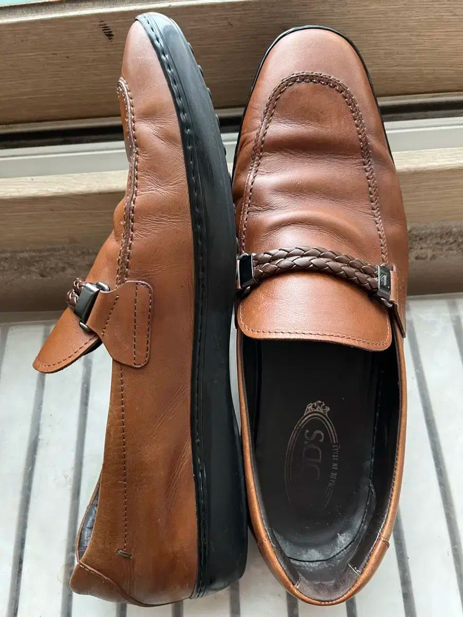 【雷市場（ポンジャン）商品韓国直送】 Tods ローファー （ US9 ／ 270 275 ） ほぼ 新品